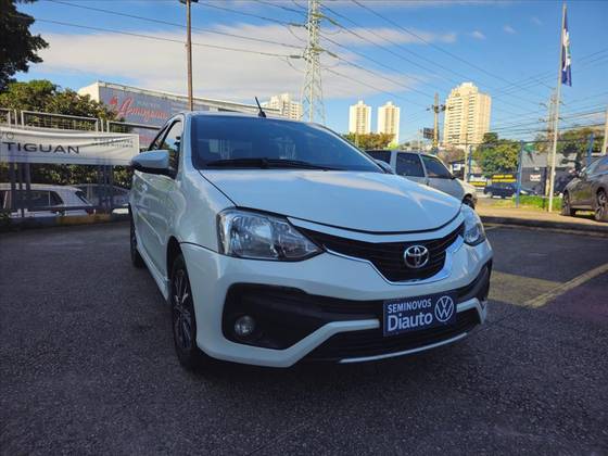 TOYOTA ETIOS 1.5 PLATINUM SEDAN 16V FLEX 4P AUTOMÁTICO TOYOTA ETIOS 1.5 PLATINUM SEDAN 16V FLEX 4P AUTOMÁTICO
